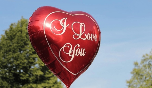 探秘风水玄机：水之流向如何影响家居运势